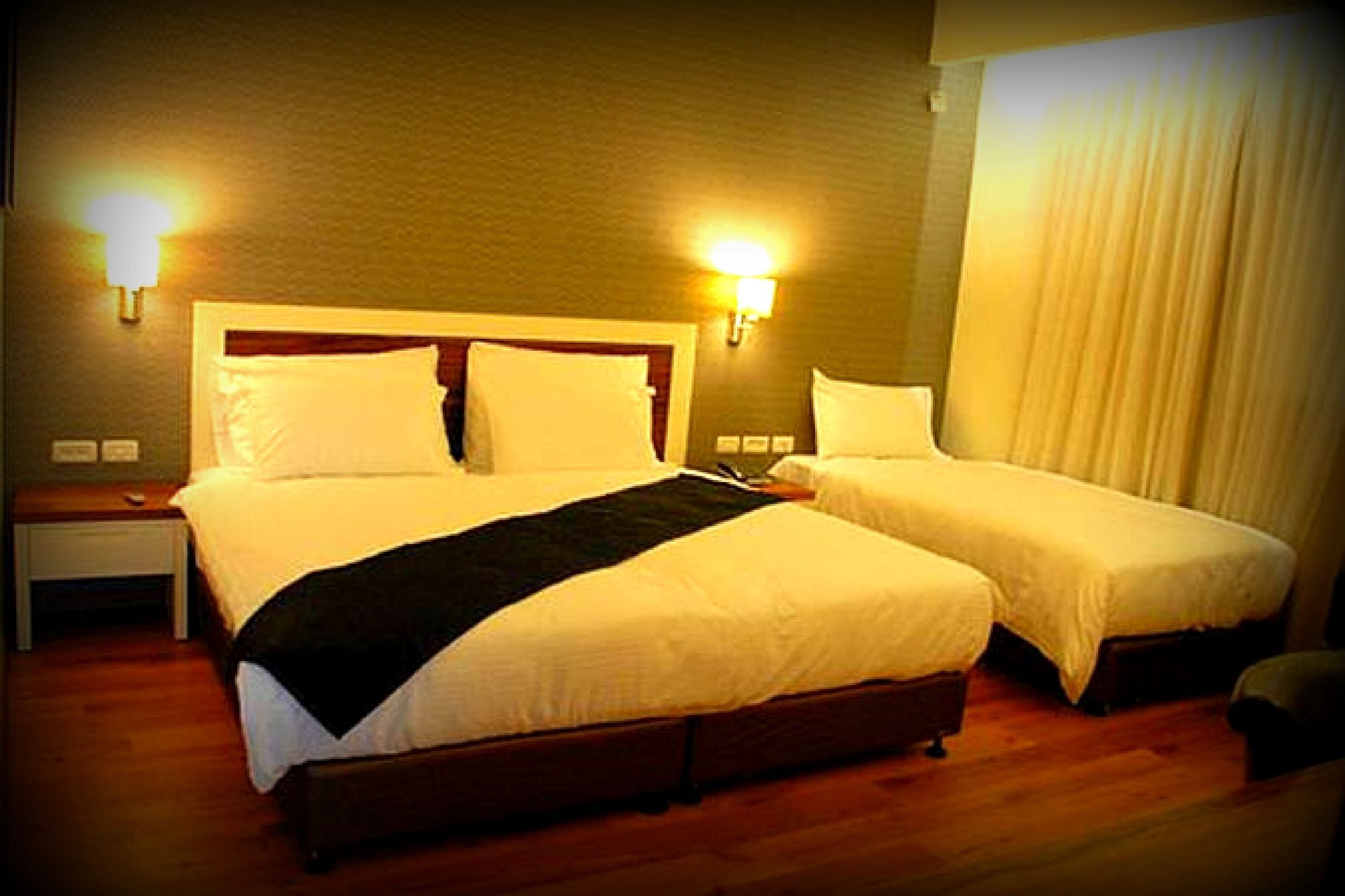 Emily'S Hotel Tyberiada Zewnętrze zdjęcie